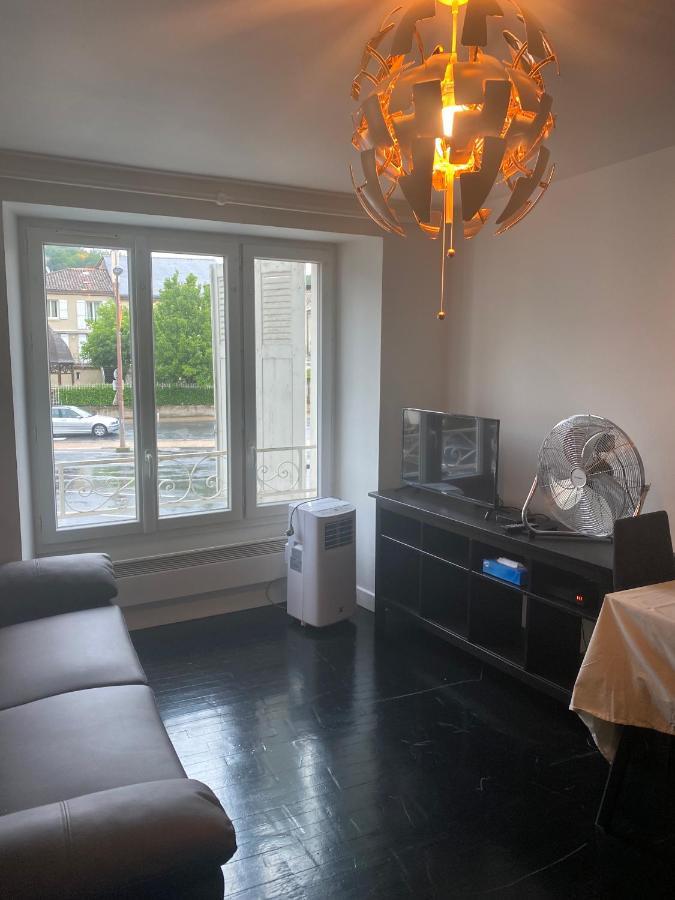 Ravissant Duplex Meuble Tout Confort Hyper Centre St Cere 4 Pers Lit Bb Wifi Gratuit Сен-Сере Екстер'єр фото
