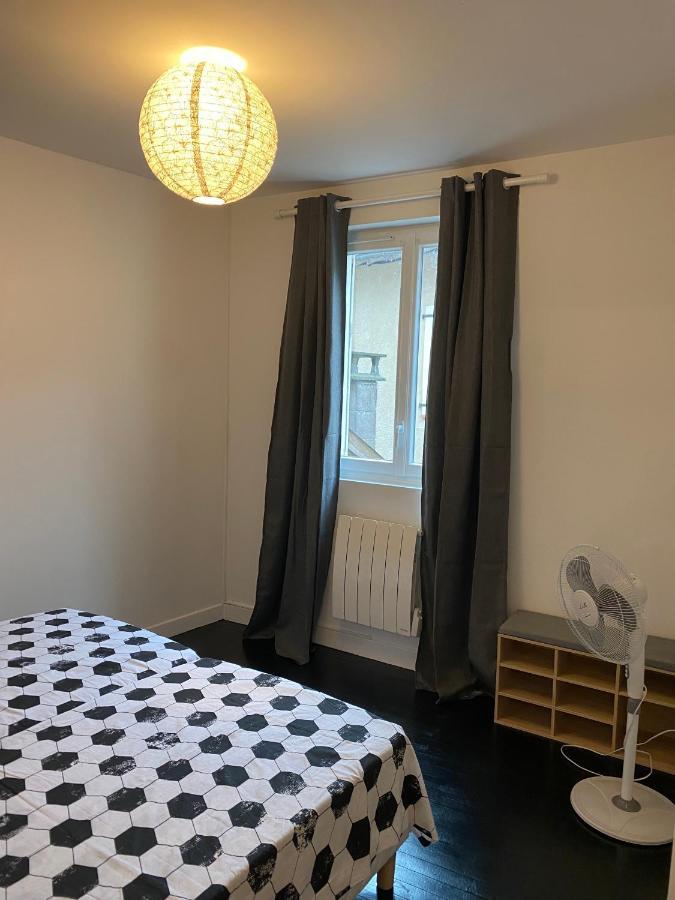 Ravissant Duplex Meuble Tout Confort Hyper Centre St Cere 4 Pers Lit Bb Wifi Gratuit Сен-Сере Екстер'єр фото